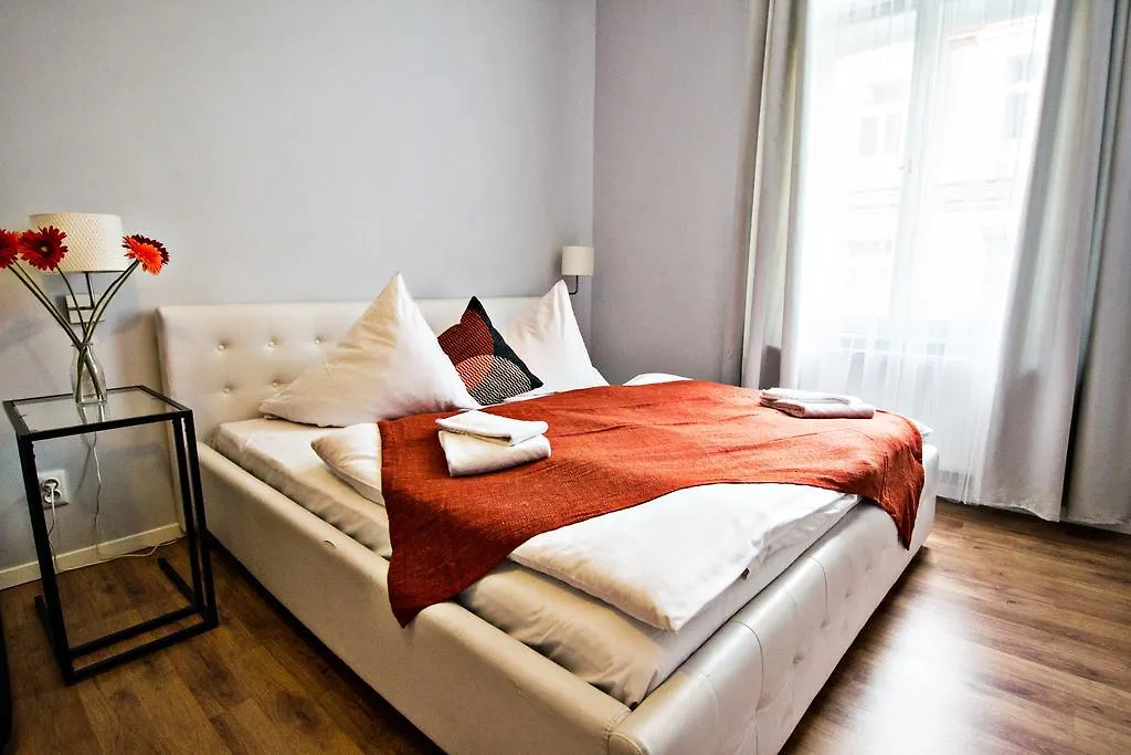 Business Class Ruterra Suite Praga 0*,